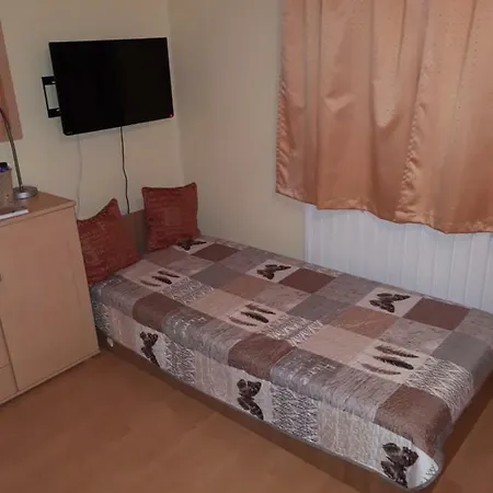 Panda Vendegház 2*