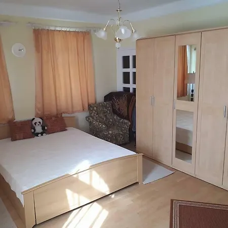 Casa de hóspedes Panda Vendegház 2*
